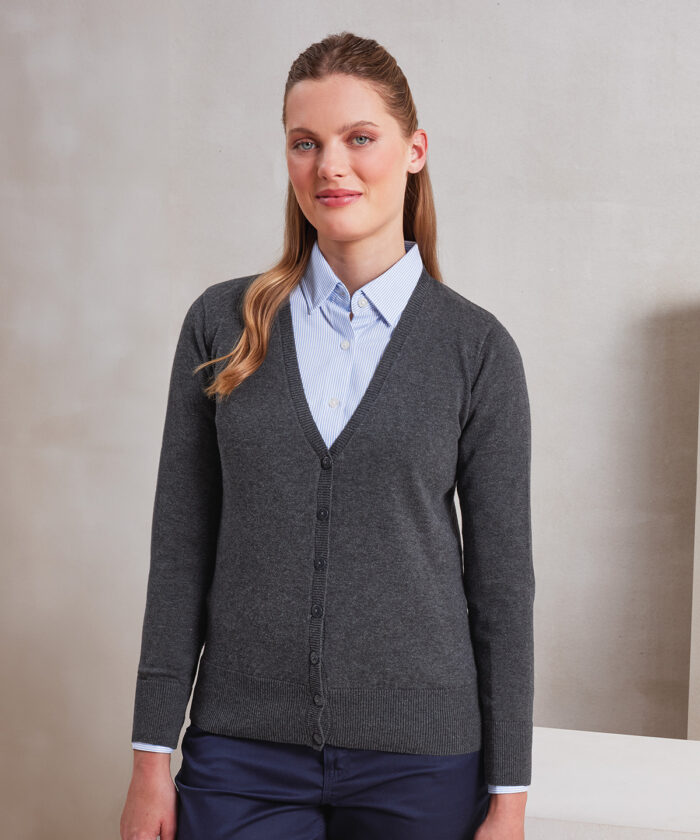Women's button-through knitted cardigan